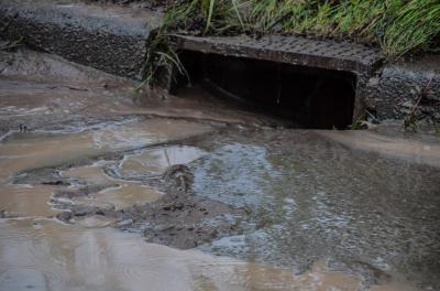 Rems-Murr Kreis: Keller und Strassen nach Starkregen voll gelaufen - Feuerwehr im Dauereinsatz